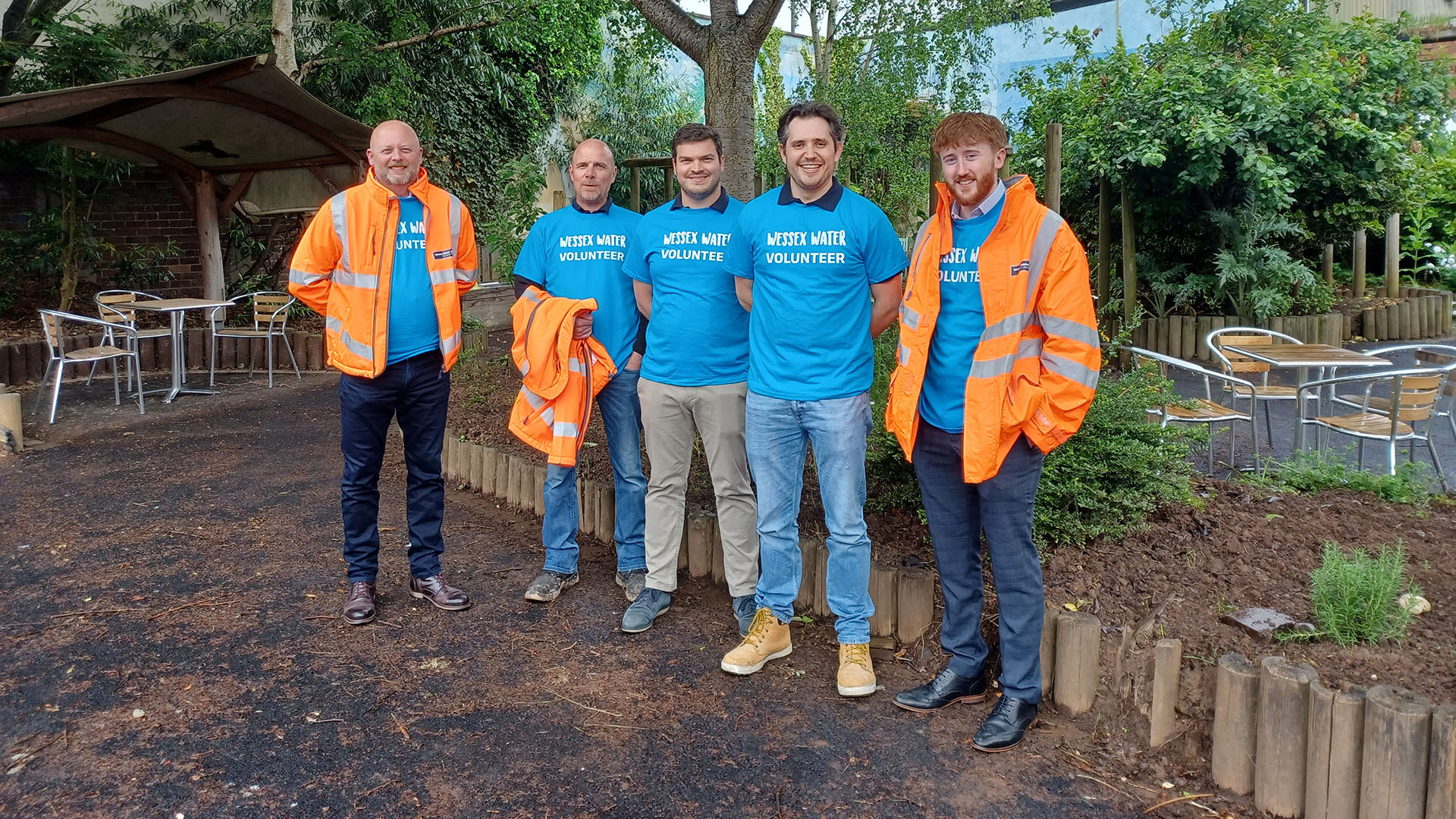 A picture of volunteers at Avonmouth